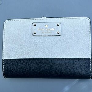 Kate Spade New York White & Black Wallet